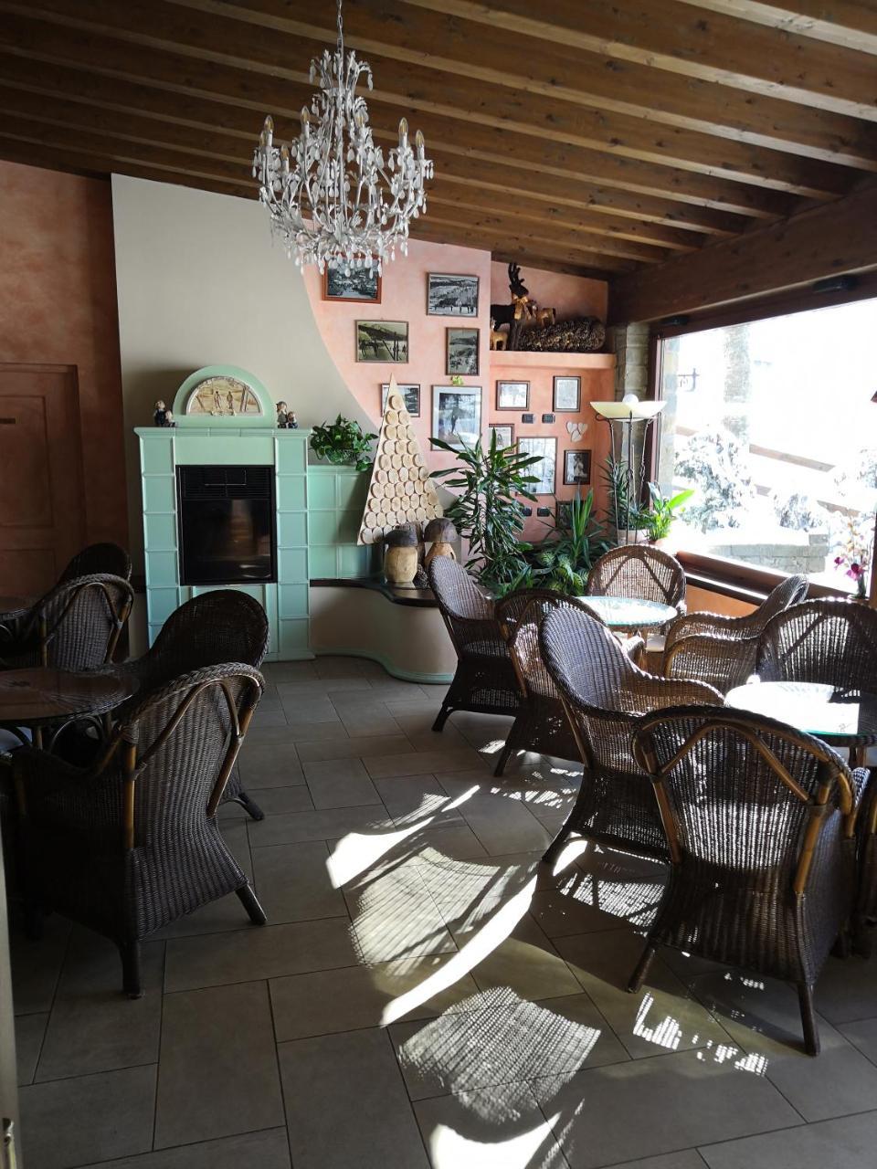 Albergo Diana Cerreto Laghi Extérieur photo