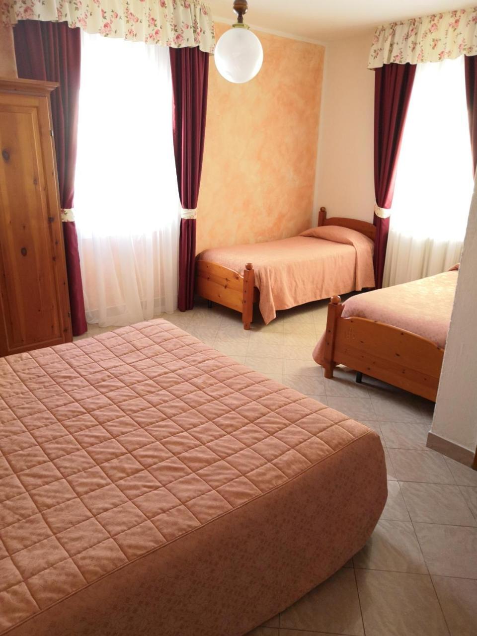 Albergo Diana Cerreto Laghi Extérieur photo
